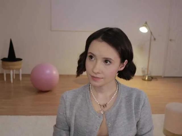 Checkout -FemaleEssence-, she wants to masturbate for you -FemaleEssence- from BongaCams