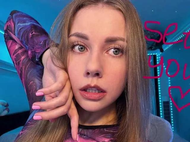 Naked -VikkiL0vesCheese- wants you to fuck her body now -VikkiL0vesCheese- from BongaCams