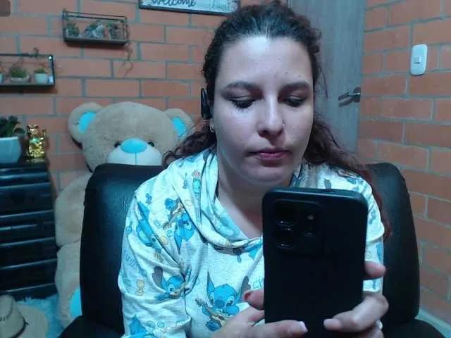 Join hot camwhore Alexa-kiut alexa-kiut from BongaCams