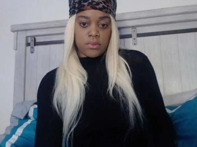 Alimonroe from BongaCams