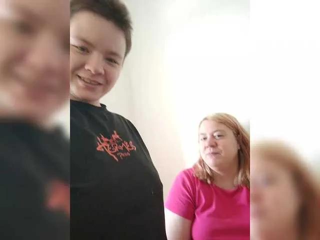 Sexy Alinazz wants you to fuck their body now Alinazz from BongaCams