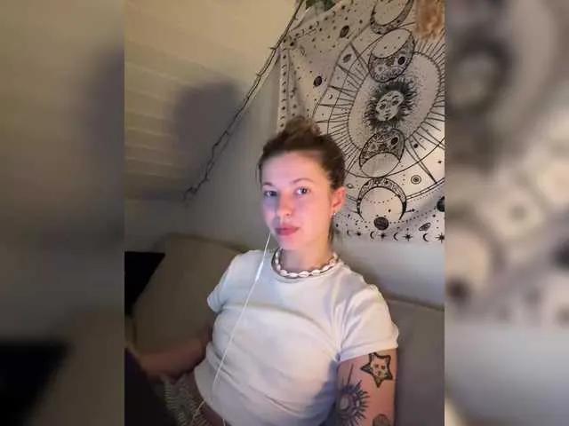 Alsyy from BongaCams