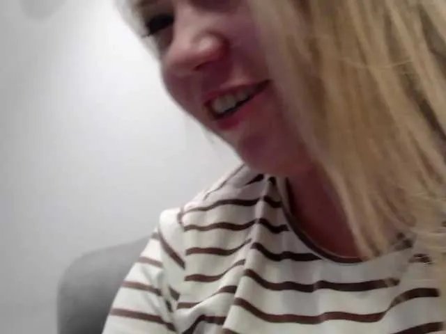 AlyraSun from BongaCams