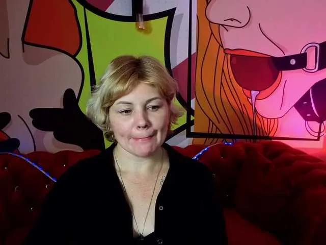 Cute AmaraNights wants you to fuck her body now AmaraNights from BongaCams