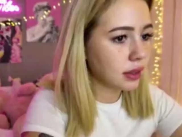 AmyGlad from BongaCams