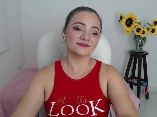 Join Ana-milf, she wants to masturbate for you ana-milf from BongaCams