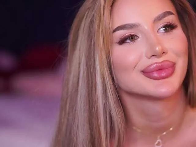 Explore AshleysinnX, she wants to masturbate for you AshleysinnX from BongaCams