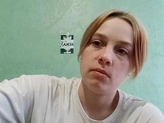 AveryFleurent from BongaCams