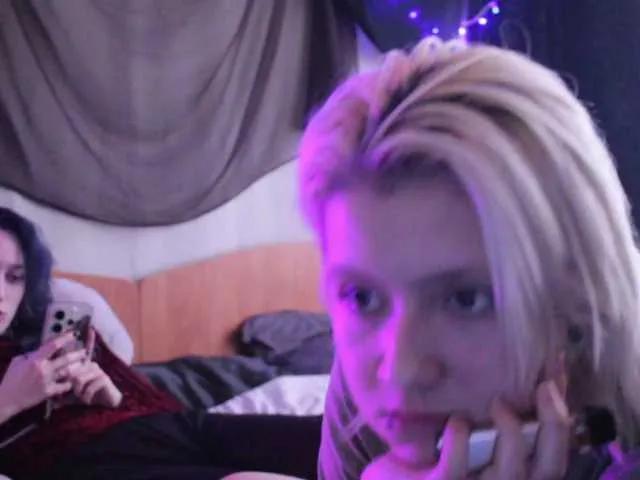 Cute Avny-Loki wants you to fuck their body now Avny-Loki from BongaCams