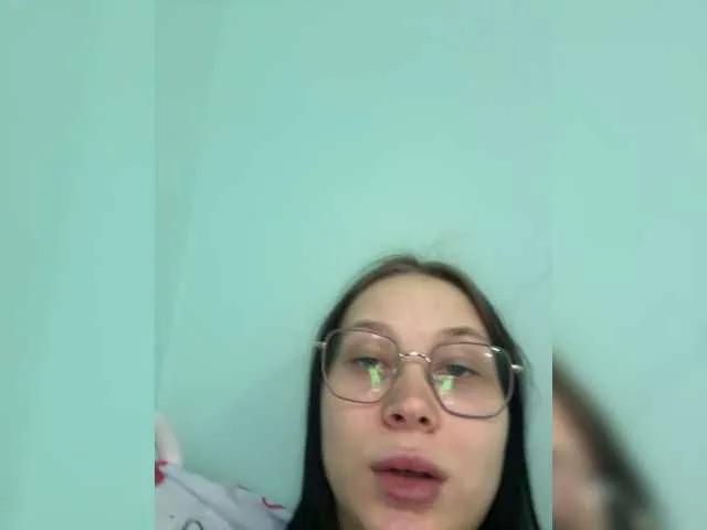 BattyHils from BongaCams