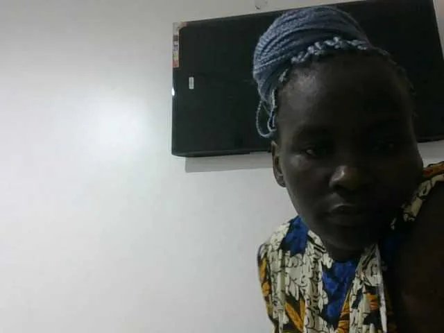 Blackbeauty001 from BongaCams