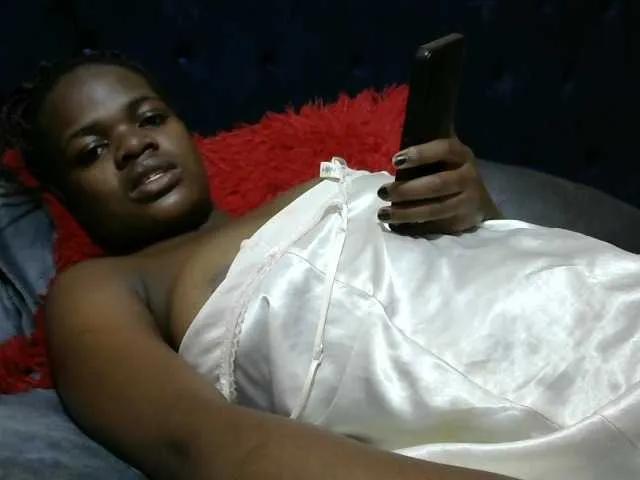 Creamymomma from BongaCams