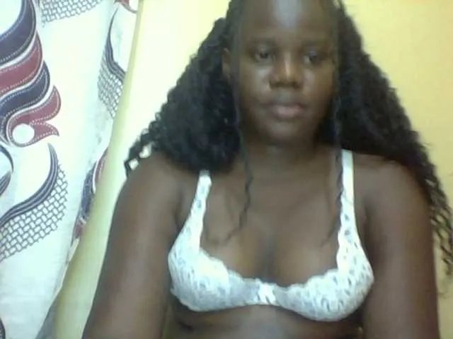 Cute-latifah from BongaCams