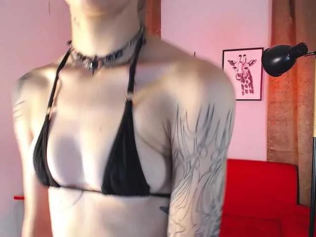 DakariaHills from BongaCams