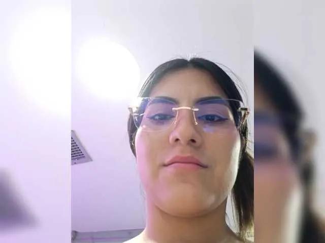 ElizHarper from BongaCams