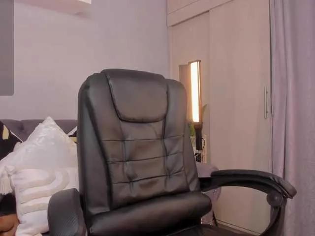 Discover BongaCams's EllieMitchell EllieMitchell from BongaCams