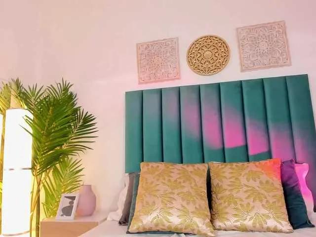 Sweet EmaaTaylor from BongaCams EmaaTaylor from BongaCams