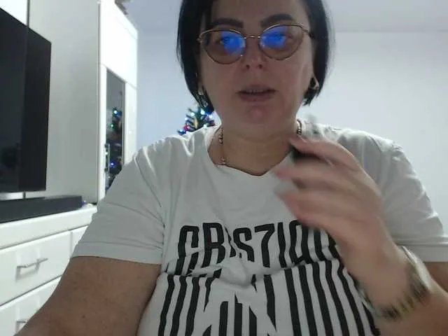 Emyllywhite from BongaCams