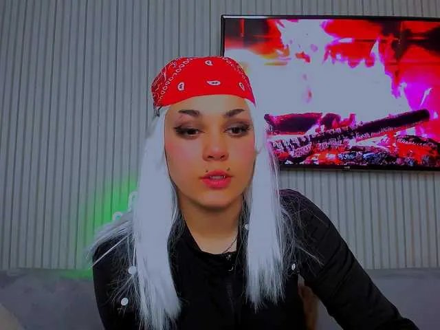 EricaHoff from BongaCams