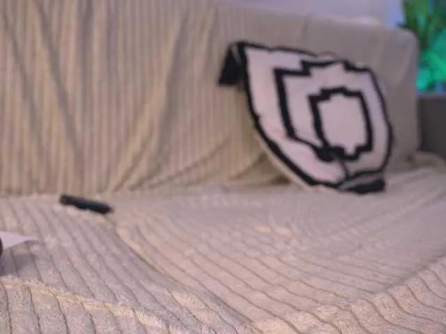 Admire amazing slut EvaBaldwin EvaBaldwin from BongaCams