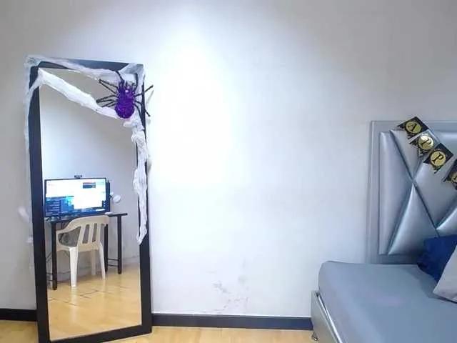 Join Goldenn-ass, she wants to masturbate for you goldenn-ass from BongaCams