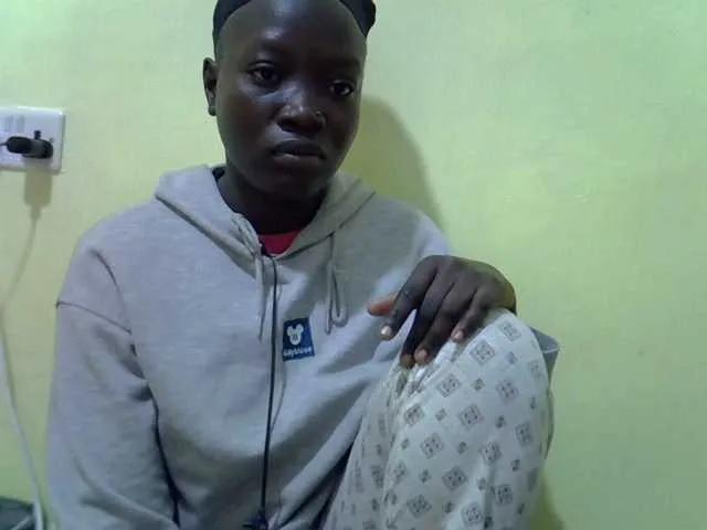 Hornybee2 from BongaCams