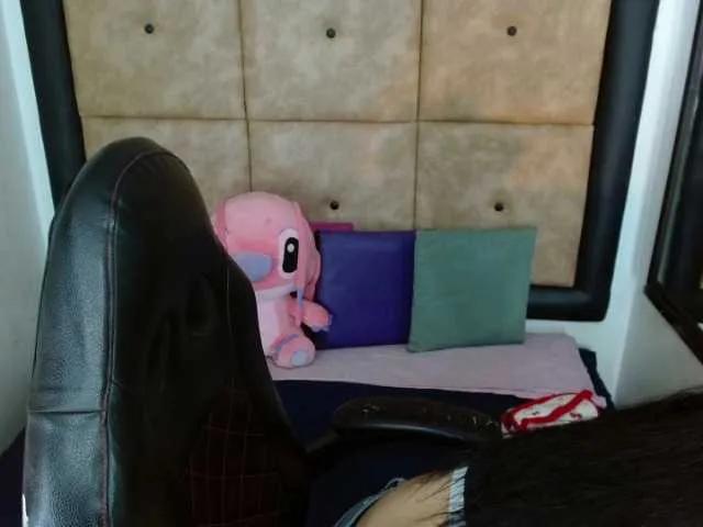 IamCarollVbna from BongaCams