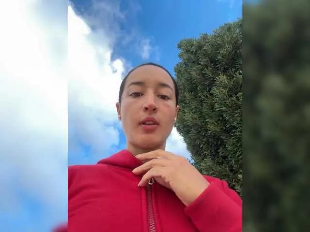 Explore BongaCams's Isabellasweet19 Isabellasweet19 from BongaCams