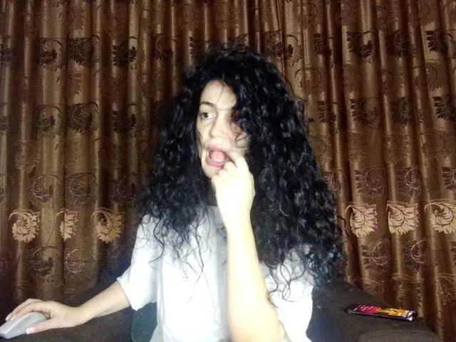 Discover JadeLure, she wants to masturbate for you JadeLure from BongaCams