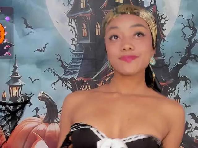 Sexy Juliette-1 wants you to fuck her body now Juliette-1 from BongaCams