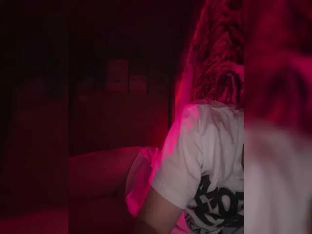 Karina28 from BongaCams