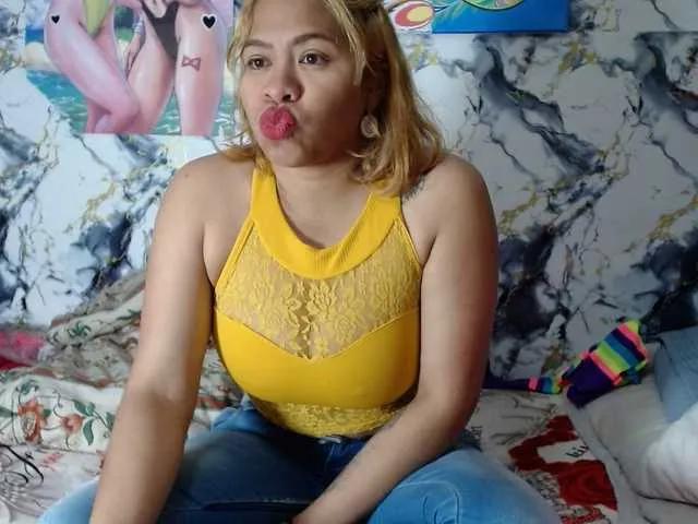 Sweet Latin-caliente wants you to fuck their body now Latin-caliente from BongaCams