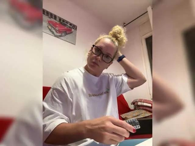 Admire Latinasexy4, she wants to masturbate for you Latinasexy4 from BongaCams