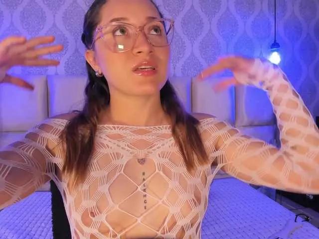 LeiahBlonde from BongaCams