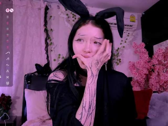 Try amazing camwhore Leinbone Leinbone from BongaCams