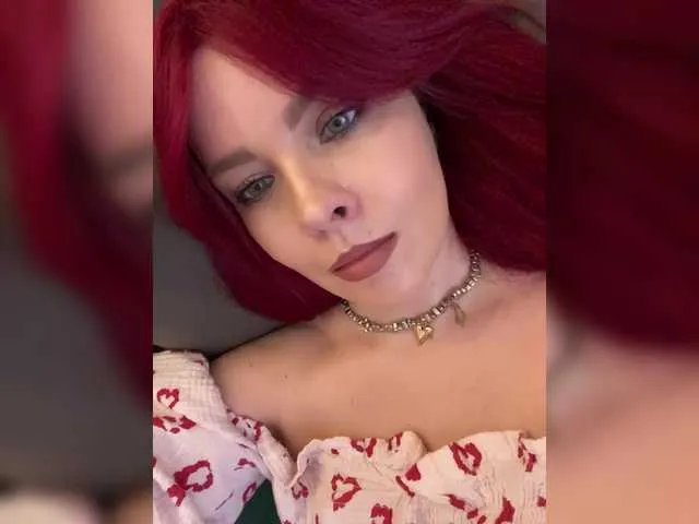 lova-mars from BongaCams