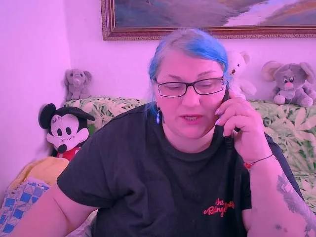 Admire Marryaxx, she wants to masturbate for you Marryaxx from BongaCams