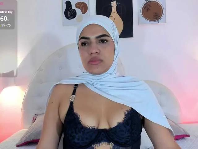 Join naked slut Mhia-paris mhia-paris from BongaCams