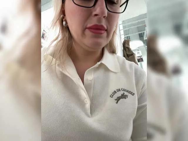 Join Miss-Fetish, she wants to masturbate for you Miss-Fetish from BongaCams