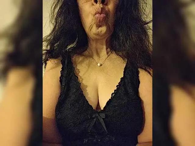 NakedMILFx from BongaCams