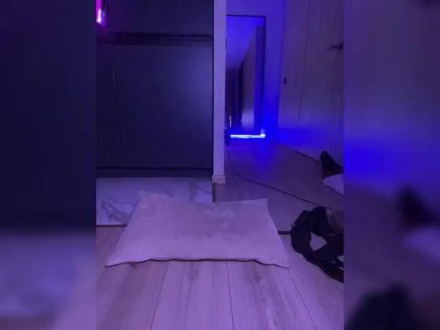 NickiMaldini from BongaCams