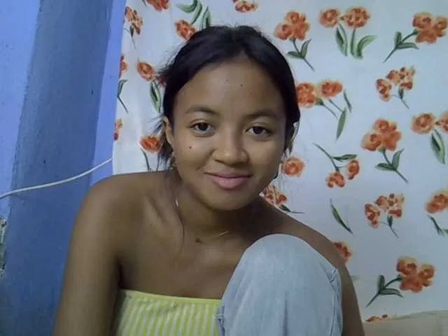 Offline Nickylouama on BongaCams