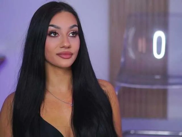 NinnaVoss from BongaCams