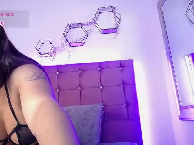 Join 46 years old Noami-brown1 from BongaCams Noami-brown1 from BongaCams