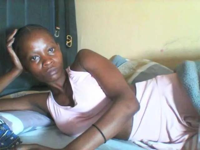 Admire PrettyAlianah, she wants to masturbate for you PrettyAlianah from BongaCams