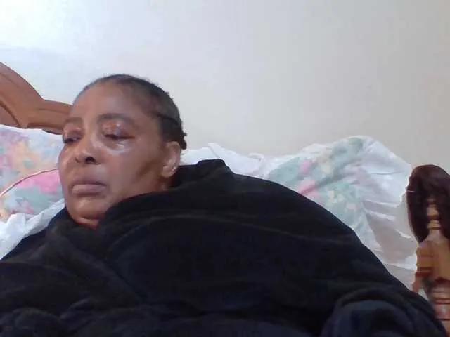 pussylips53 from BongaCams