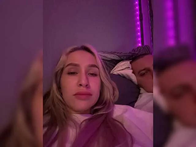 Amazing QueenKing wants you to fuck their body now QueenKing from BongaCams