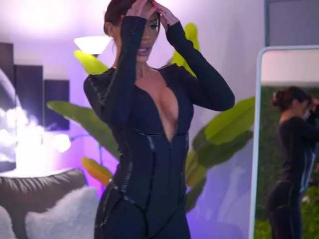 Discover BongaCams's RaquelleVon RaquelleVon from BongaCams