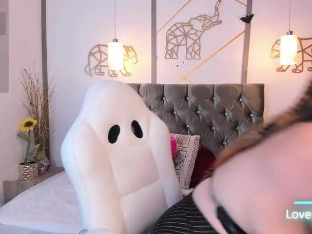 Checkout SalmaZman, she wants to masturbate for you SalmaZman from BongaCams