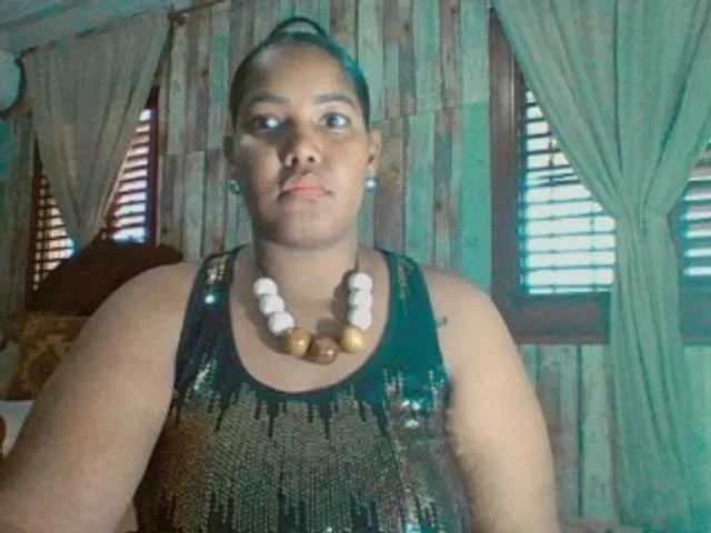 sarahlove16 from BongaCams